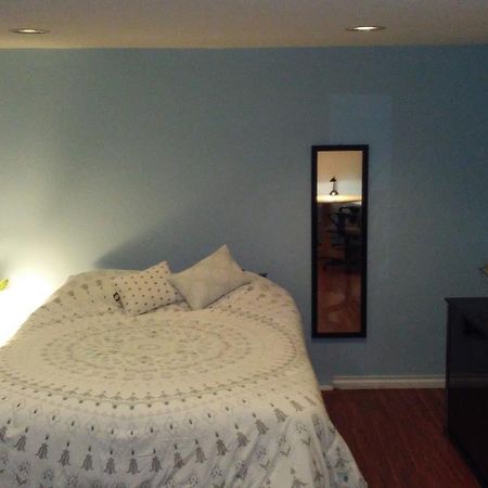 Burris Guest House Burnaby Buitenkant foto