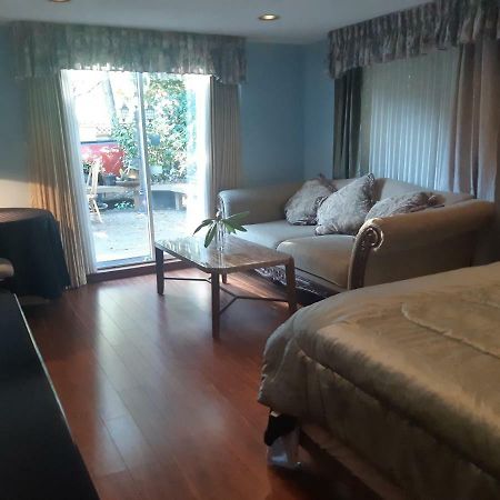 Burris Guest House Burnaby Buitenkant foto