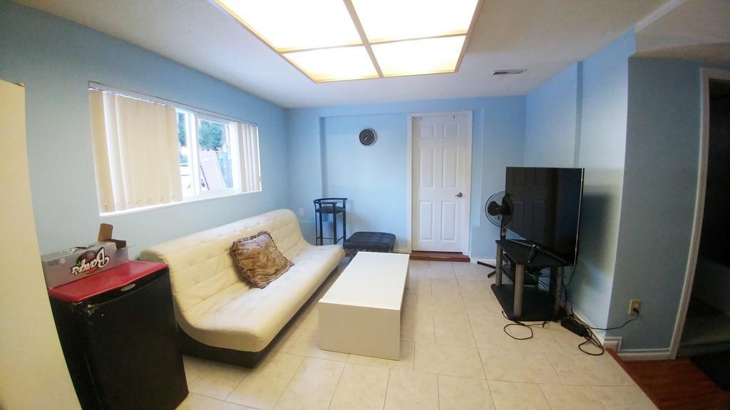 Burris Guest House Burnaby Buitenkant foto