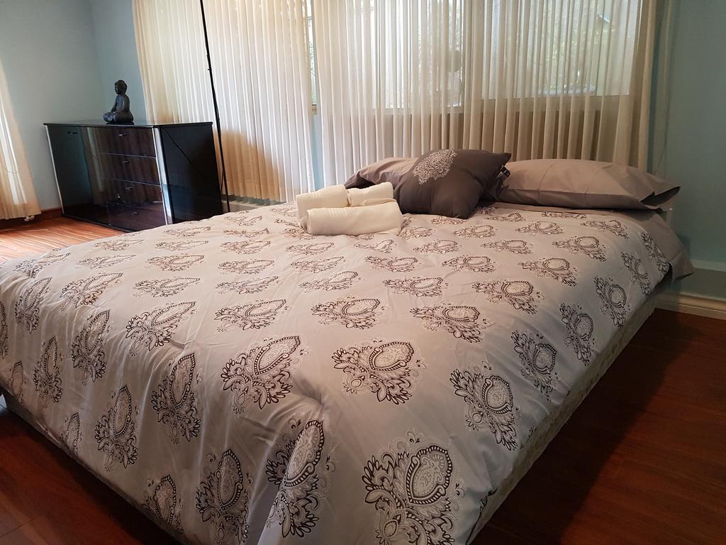 Burris Guest House Burnaby Buitenkant foto