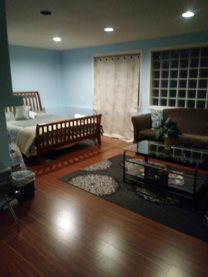 Burris Guest House Burnaby Buitenkant foto